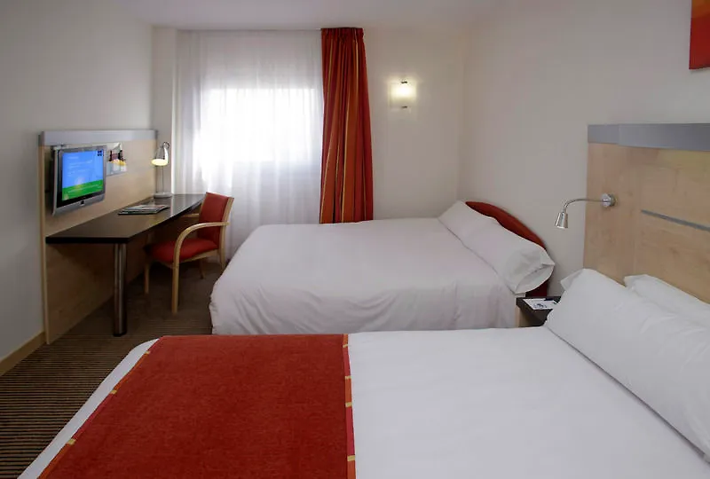 Holiday Inn Express Malaga Airport By Ihg 3*,